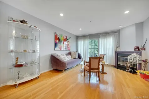 1102 Pondside Drive White Plains NY 10607