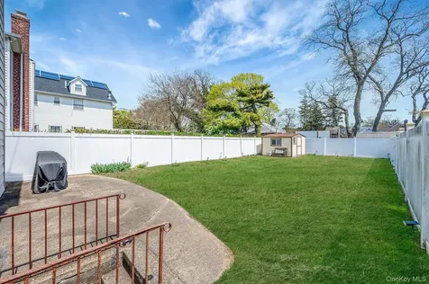 1010 Bay 25th Street Far Rockaway NY 11691