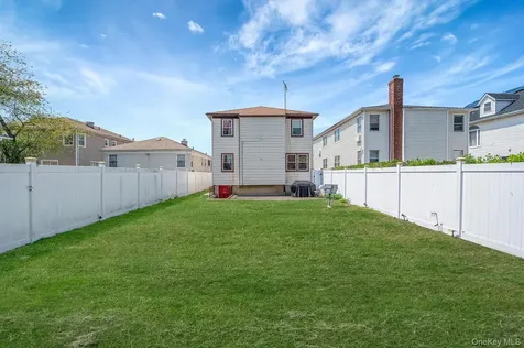1010 Bay 25th Street Far Rockaway NY 11691