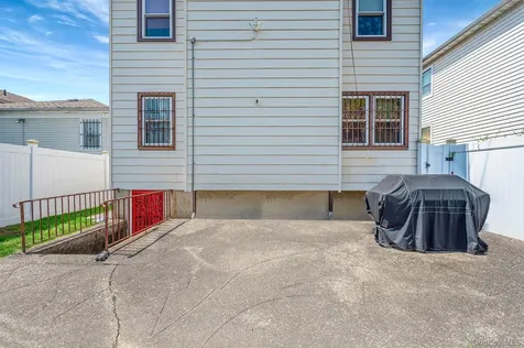 1010 Bay 25th Street Far Rockaway NY 11691