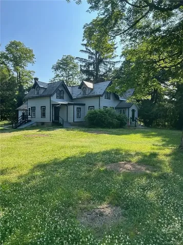 165 S Cross Road Staatsburg NY 12580