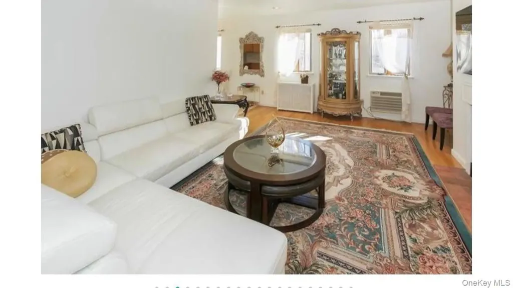 215 Middle Neck Road Great Neck NY 11021