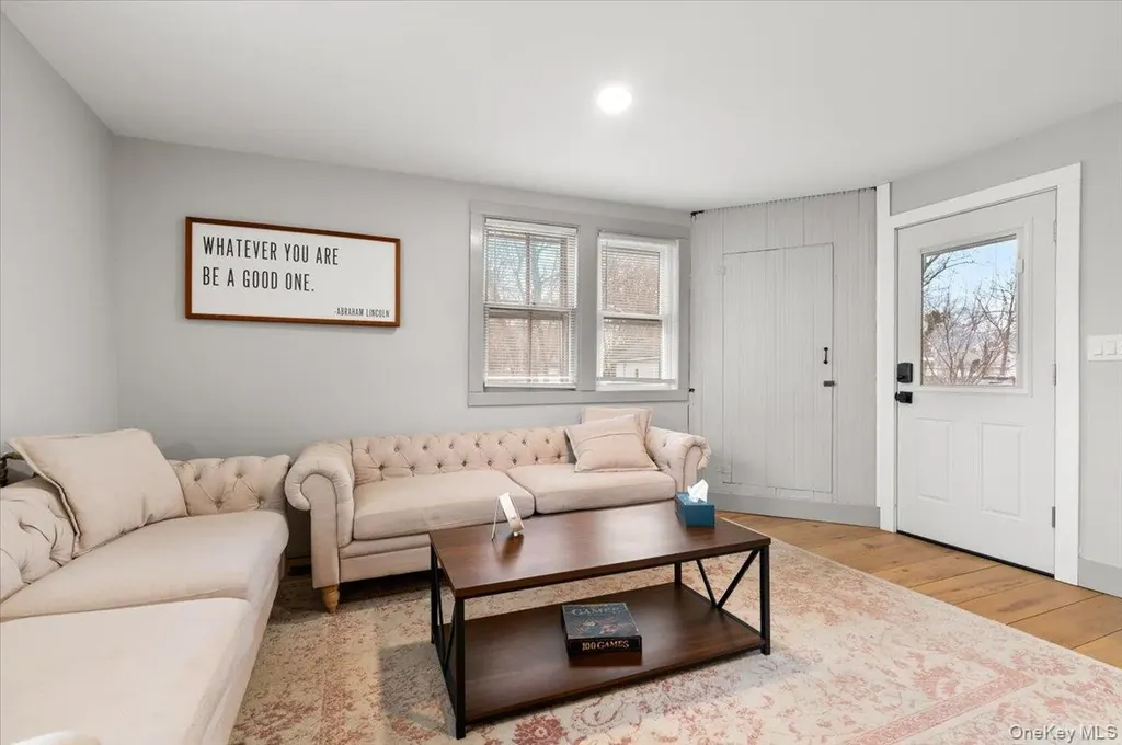 64 Broadway Amityville NY 11701