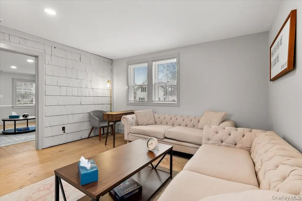 64 Broadway Amityville NY 11701