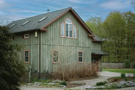 92 Fiddlers Bridge Road Staatsburg NY 12580