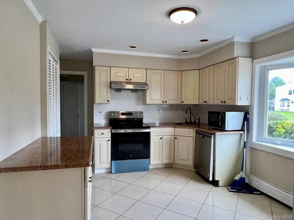 51 Friendly Hicksville NY 11801