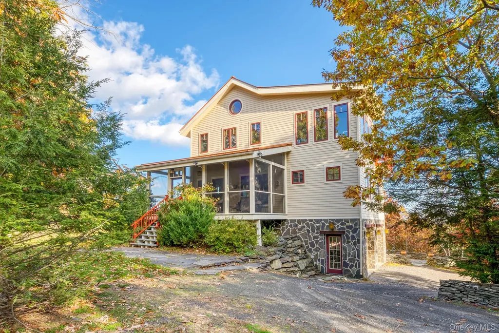 21 Ori's View Drive Saugerties NY 12477