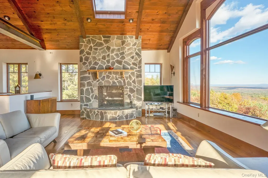 21 Ori's View Drive Saugerties NY 12477