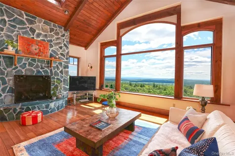 21 Ori's View Drive Saugerties NY 12477