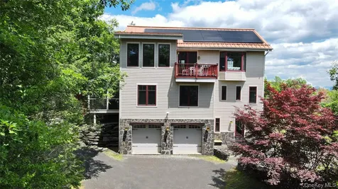 21 Ori's View Drive Saugerties NY 12477