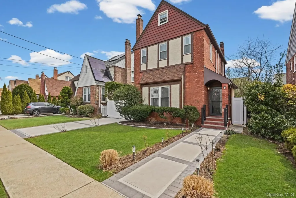 6 Dubonnet Road Valley Stream NY 11581