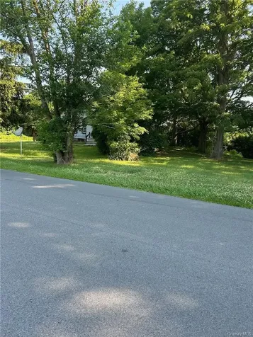 165 S Cross Road Staatsburg NY 12580