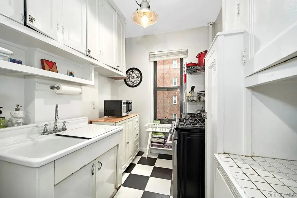 246 Bronxville Road Bronxville NY 10708