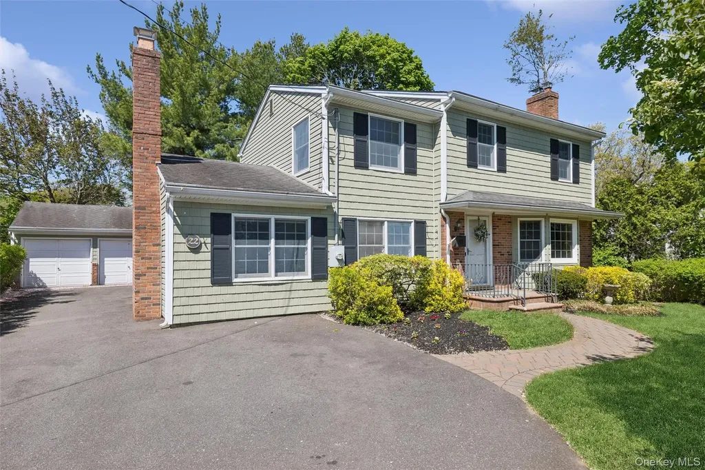 22 Baylis Place Syosset NY 11791