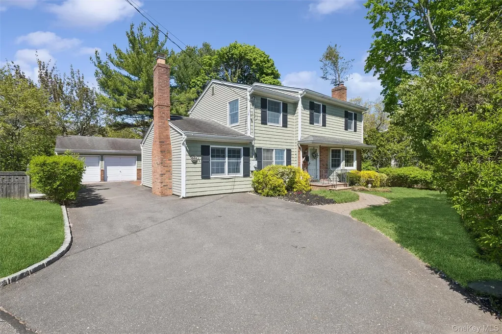 22 Baylis Place Syosset NY 11791