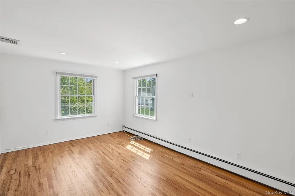 22 Baylis Place Syosset NY 11791