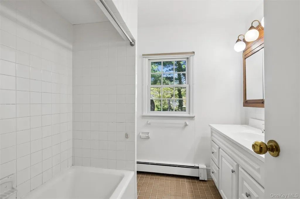 22 Baylis Place Syosset NY 11791