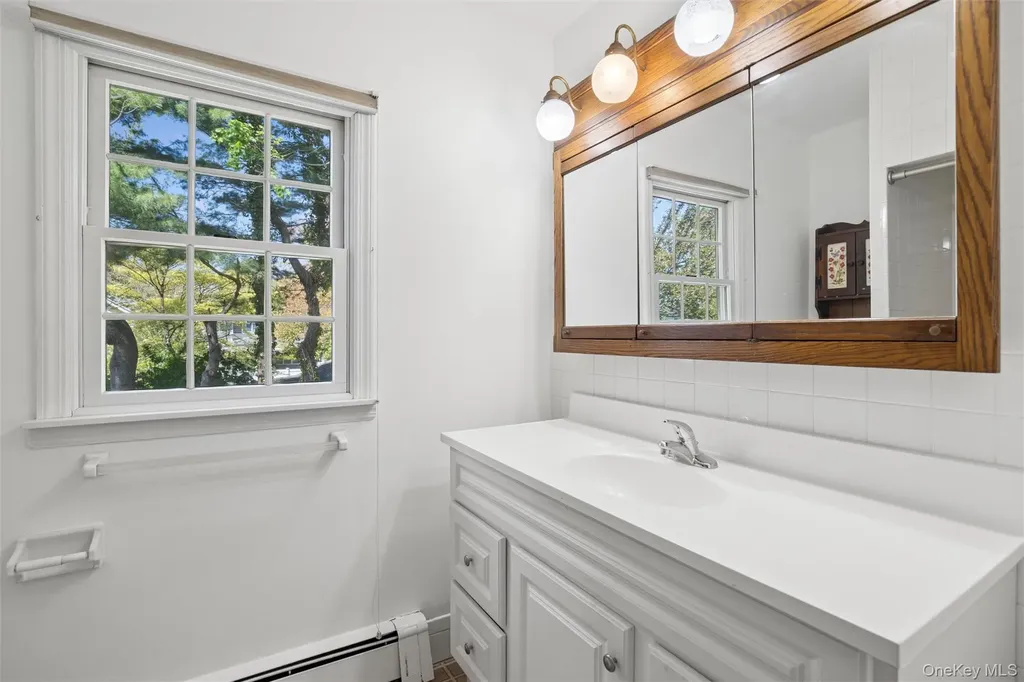 22 Baylis Place Syosset NY 11791