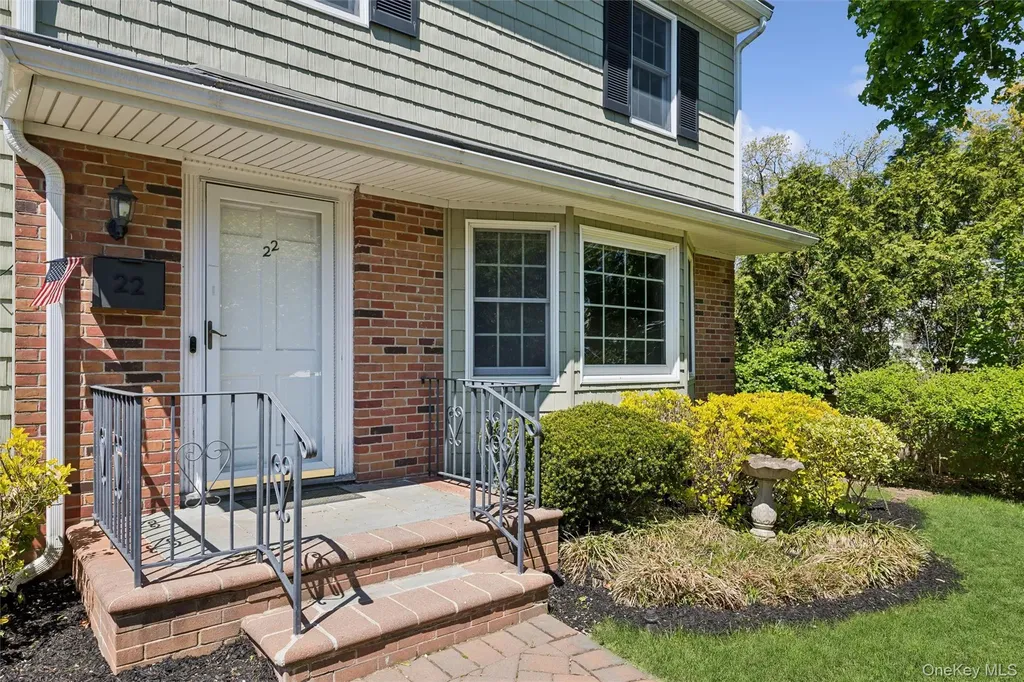 22 Baylis Place Syosset NY 11791