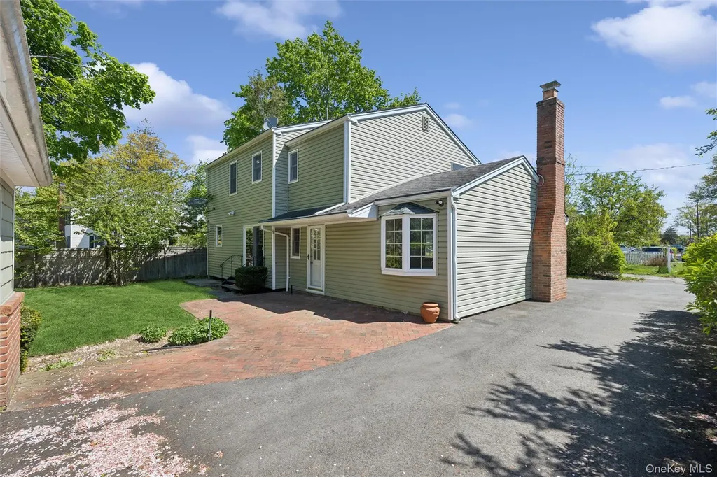 22 Baylis Place Syosset NY 11791