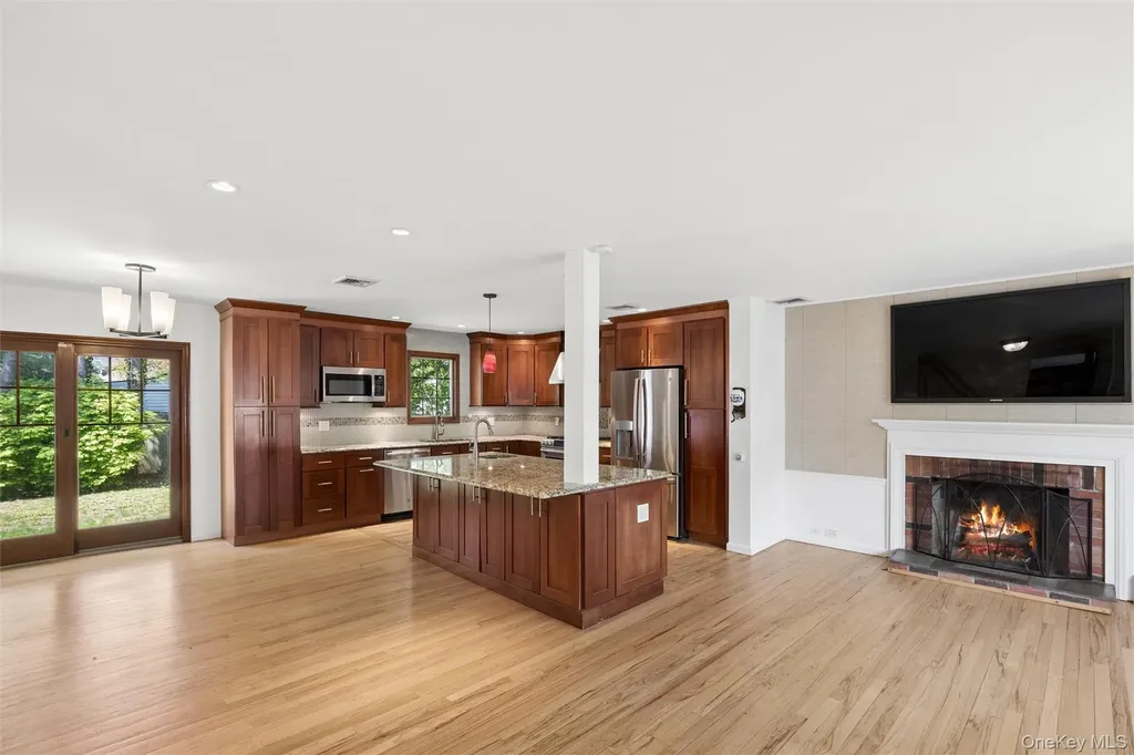 22 Baylis Place Syosset NY 11791