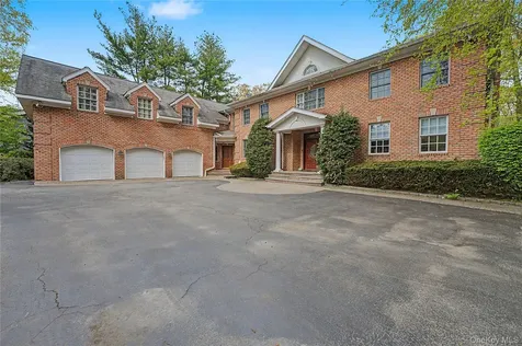 12 Chauncey Place Woodbury NY 11797