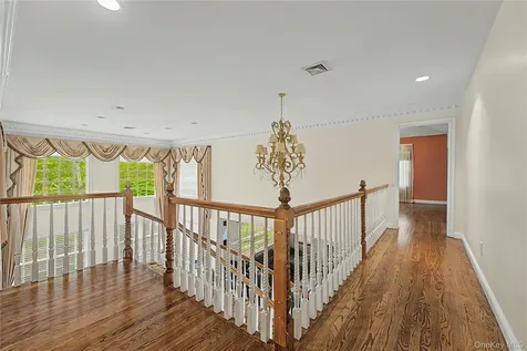 12 Chauncey Place Woodbury NY 11797