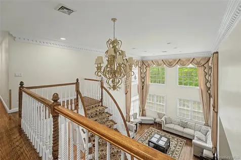 12 Chauncey Place Woodbury NY 11797