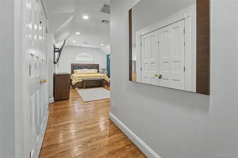 12 Chauncey Place Woodbury NY 11797