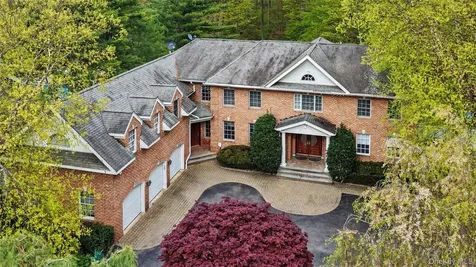 12 Chauncey Place Woodbury NY 11797