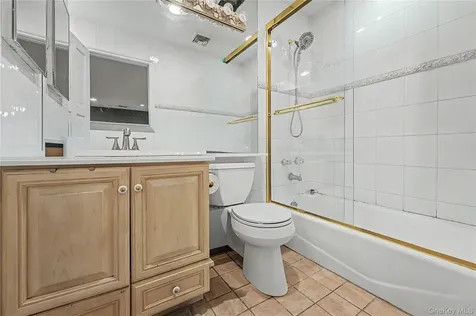12 Chauncey Place Woodbury NY 11797