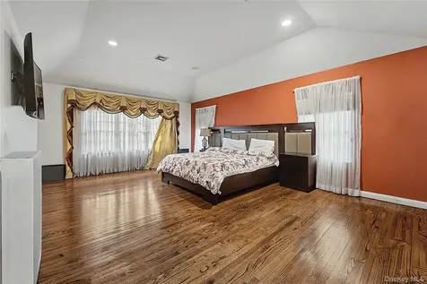 12 Chauncey Place Woodbury NY 11797