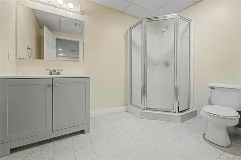 12 Chauncey Place Woodbury NY 11797
