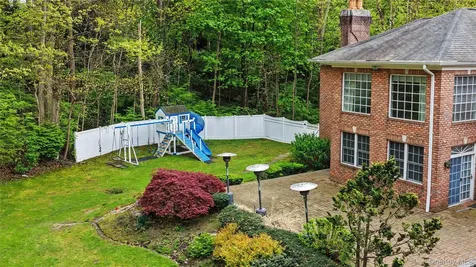 12 Chauncey Place Woodbury NY 11797