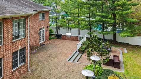 12 Chauncey Place Woodbury NY 11797
