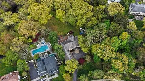 12 Chauncey Place Woodbury NY 11797