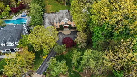 12 Chauncey Place Woodbury NY 11797