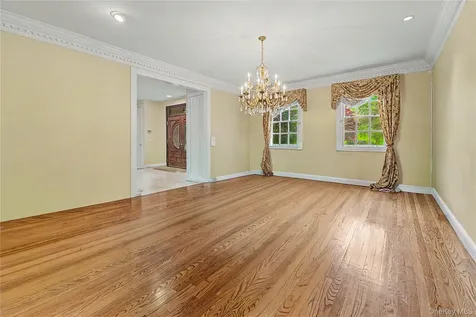 12 Chauncey Place Woodbury NY 11797