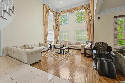 12 Chauncey Place Woodbury NY 11797