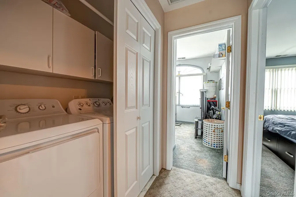 15 S Country Common West Islip NY 11795