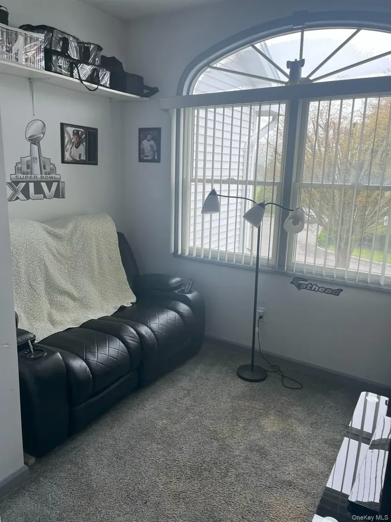 15 S Country Common West Islip NY 11795
