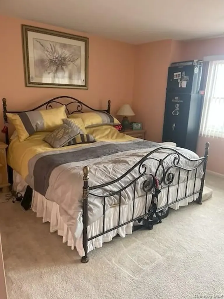 15 S Country Common West Islip NY 11795