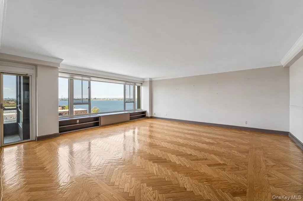 166-25 Powells Cove Boulevard Beechhurst NY 11357