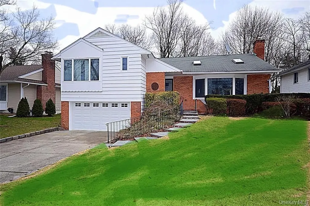 5 Gilbert Road Great Neck NY 11024