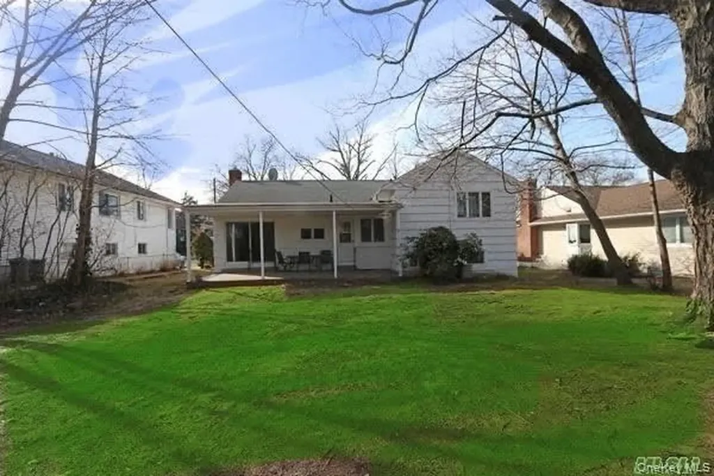 5 Gilbert Road Great Neck NY 11024