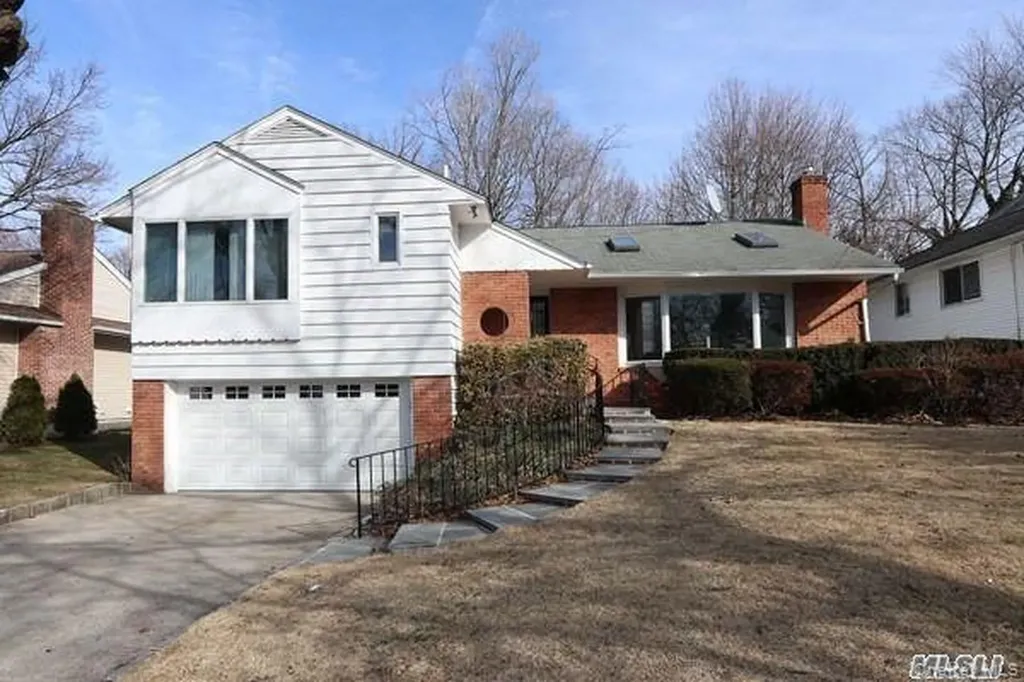 5 Gilbert Road Great Neck NY 11024