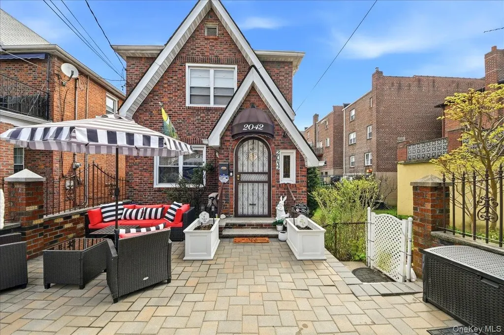 2042 Bogart Avenue Bronx NY 10462