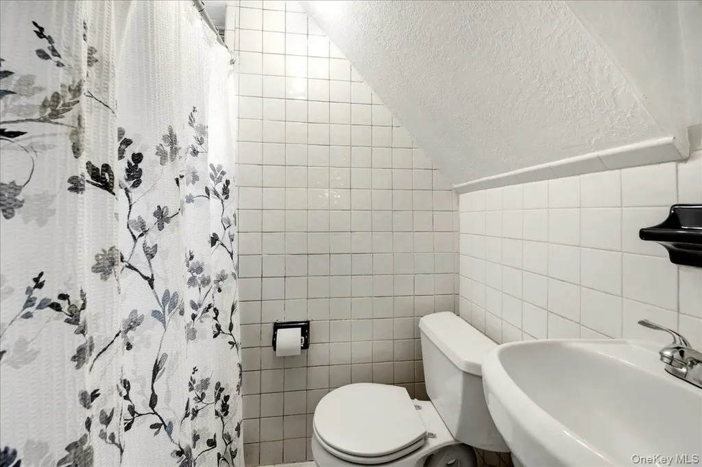 2042 Bogart Avenue Bronx NY 10462
