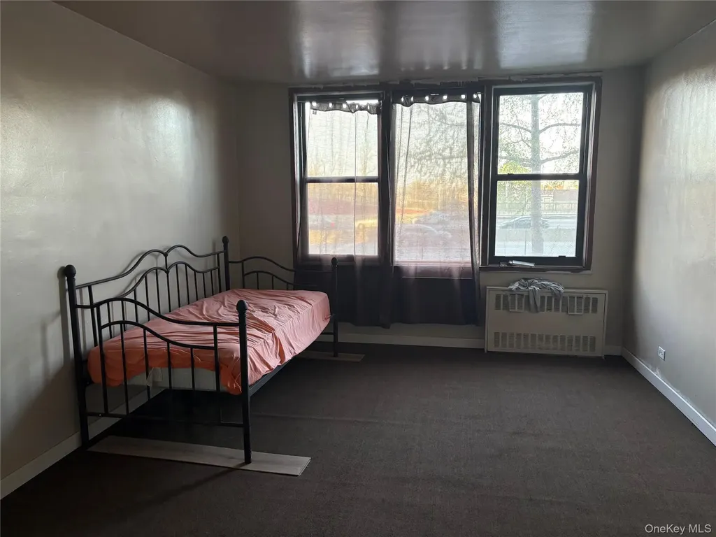 3121 Middletown Road Bronx NY 10461