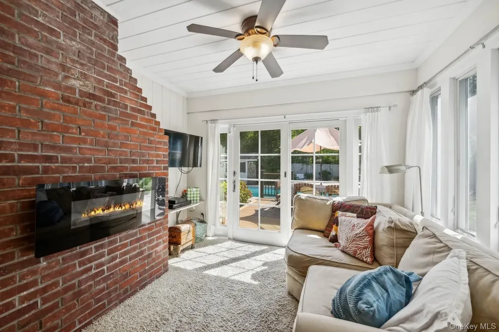 7 Linda Lane Hampton Bays NY 11946